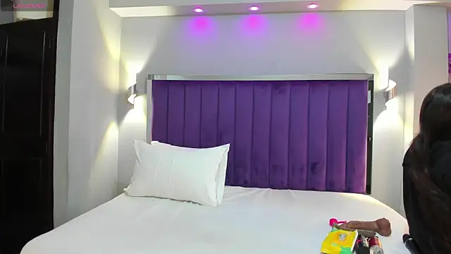 SaraRiley online show from September 10, 10:43 pm