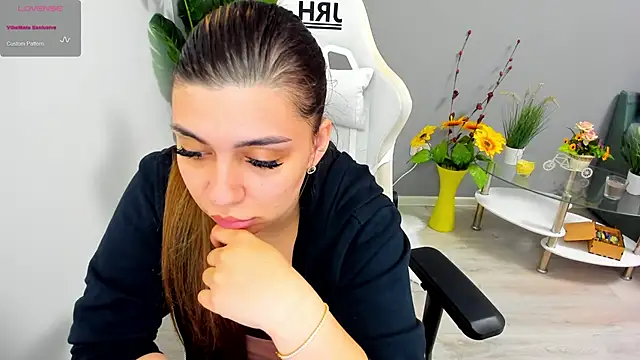 EveEvian online show from May 14, 7:20 pm