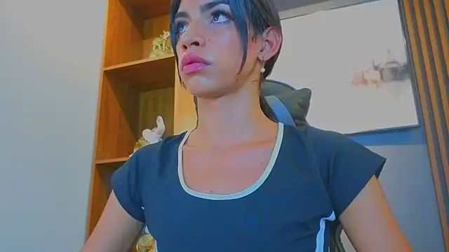 Snapshot of Alahia_Rodriguez chatting on July 17, 6:57 pm Alahia Rodriguez online show from July 17, 6:57 pm