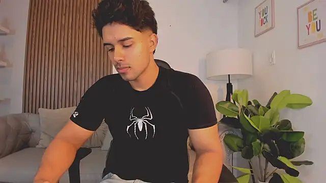 liam collins21 online show from October 7, 11:51 am