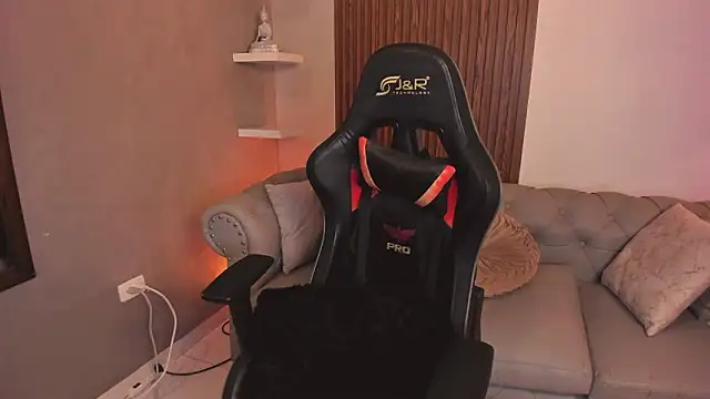 liam collins21 online show from February 16, 11:50 am