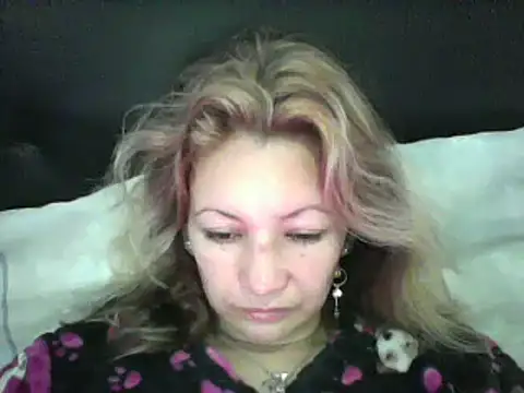 Snapshot of Paulita_x3 chatting on December 30, 11:37 am Paulita x3 online show from December 30, 11:37 am
