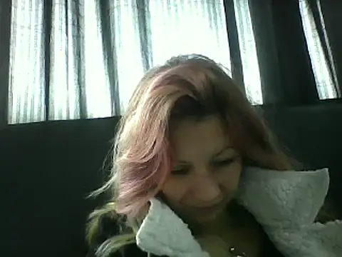 Snapshot of Paulita_x3 chatting on March 6, 1:14 pm Paulita x3 online show from March 6, 1:14 pm