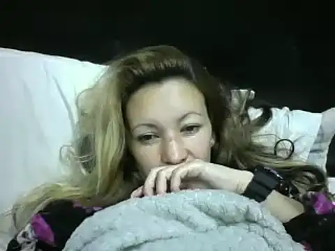 Snapshot of Paulita_x3 chatting on October 31, 11:11 am Paulita x3 online show from October 31, 11:11 am