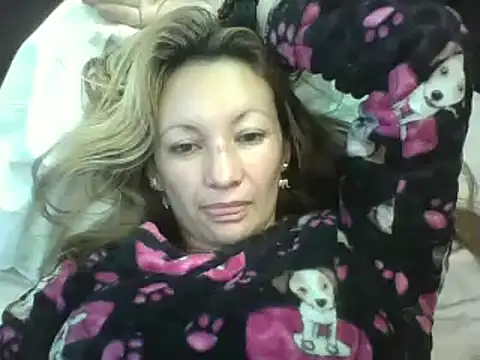 Snapshot of Paulita_x3 chatting on February 28, 12:28 pm Paulita x3 online show from February 28, 12:28 pm