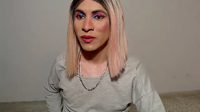 HugeDanex online show from December 3, 4:42 am