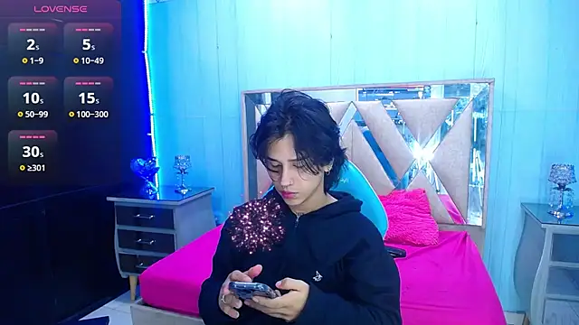 alex 477 online show from April 2, 11:30 am