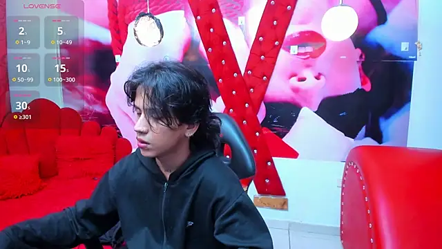 alex 477 online show from April 10, 11:48 am