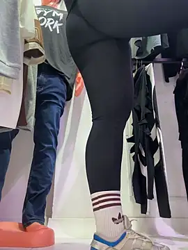 kim monti online show from March 18, 6:11 pm