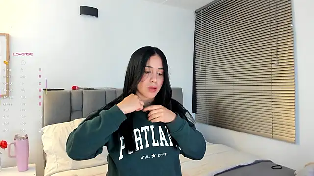 Gigi-bom online show from March 13, 9:32 pm