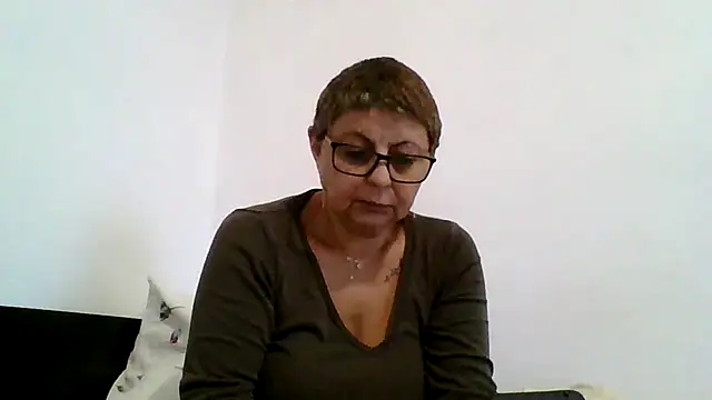 roseblak42 online show from October 13, 2:39 pm