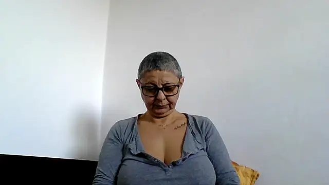 roseblak42 online show from November 21, 9:41 am