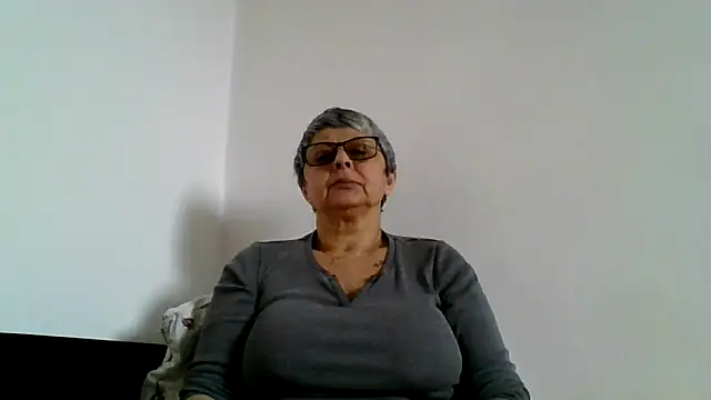 roseblak42 online show from February 12, 12:33 pm