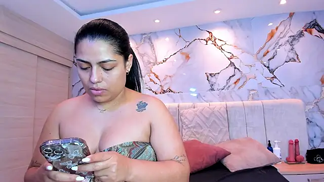 kiana cream online show from June 15, 12:18 pm