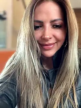  Abril-Office1 online show from February 24, 2:48 pm