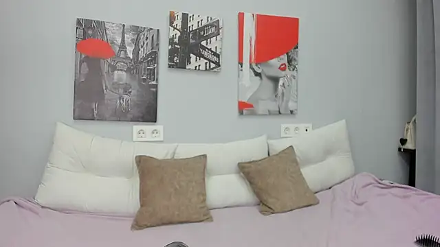 Snapshot of Tiny_JuJu chatting on November 13, 1:15 am Tiny JuJu online show from November 13, 1:15 am