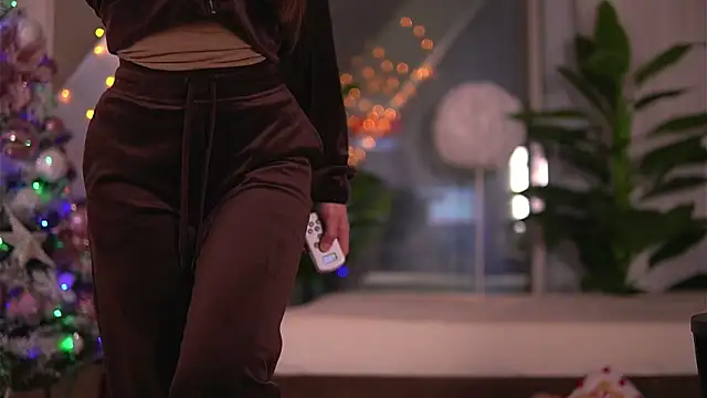 Snapshot of KaylaBray chatting on December 20, 4:52 am KaylaBray online show from December 20, 4:52 am