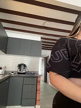 natashasweet online show from December 4, 3:43 pm