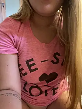 natashasweet online show from December 8, 3:45 pm