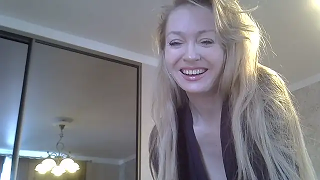 ZarinaSwift online show from March 22, 5:11 am