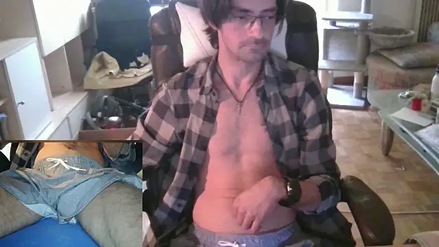Snapshot of Drmoriarty07 chatting on March 15, 10:35 am Drmoriarty07 online show from March 15, 10:35 am