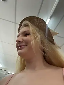 AmmyHot online show from April 7, 3:18 am