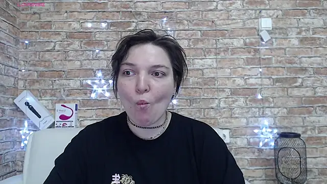 Amelia Kiss  online show from February 9, 12:58 am