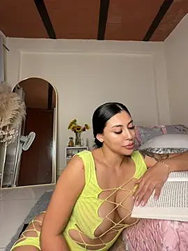 Snapshot of Sol_Miller chatting on March 18, 11:09 pm Sol Miller online show from March 18, 11:09 pm
