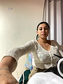Snapshot of Sol_Miller chatting on September 26, 1:09 am Sol Miller online show from September 26, 1:09 am