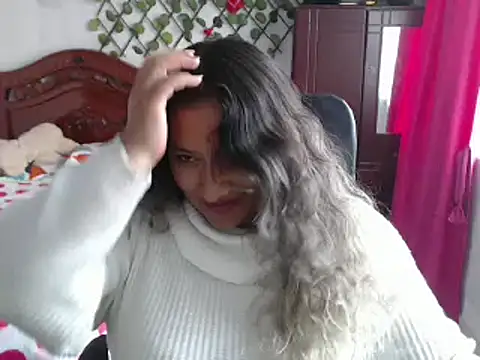 Snapshot of EmilyLove1014 chatting on December 28, 8:47 pm EmilyLove1014 online show from December 28, 8:47 pm