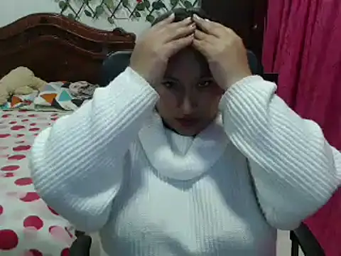 Snapshot of EmilyLove1014 chatting on December 29, 4:38 am EmilyLove1014 online show from December 29, 4:38 am