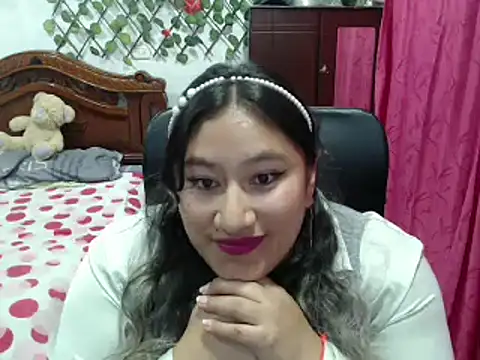 Snapshot of EmilyLove1014 chatting on January 11, 2:52 am EmilyLove1014 online show from January 11, 2:52 am