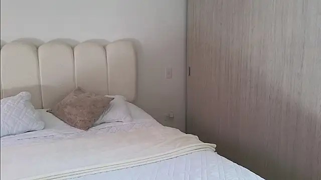 Snapshot of Celeste_Tailor_ chatting on June 17, 9:16 pm Celeste Tailor online show from June 17, 9:16 pm