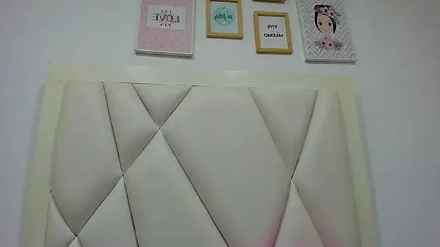 atilanadiaz7 online show from March 5, 5:20 pm