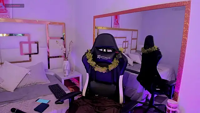 AvaMiia online show from March 31, 2:28 pm