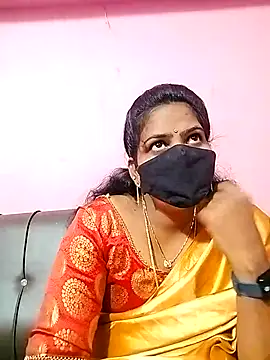 Snapshot of melina214 chatting on October 21, 3:40 am melina214 online show from October 21, 3:40 am