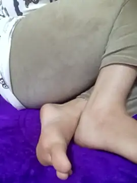 Bombamom online show from April 11, 1:10 am