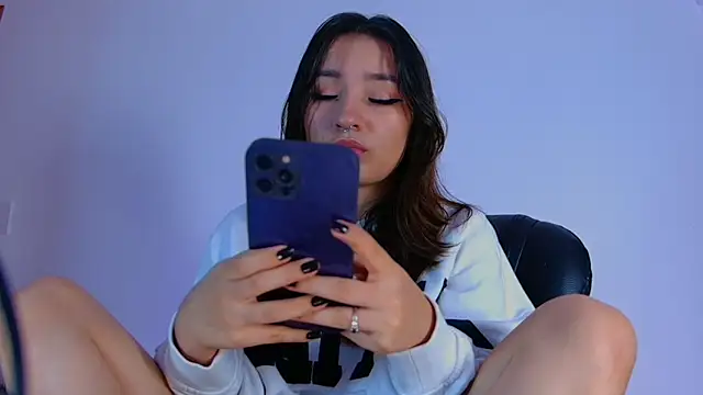 vayolett01 dakotta online show from September 20, 3:40 am