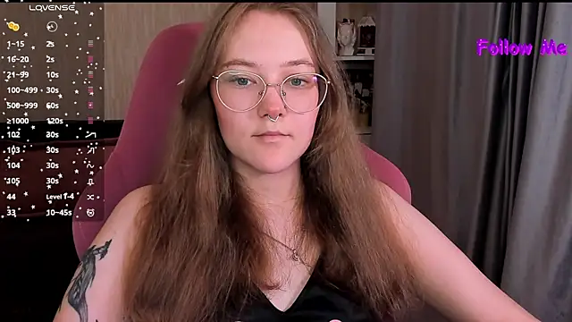 Snapshot of bunny_bubble chatting on July 7, 12:46 am bunny bubble online show from July 7, 12:46 am