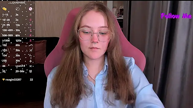 Snapshot of bunny_bubble chatting on August 6, 11:39 pm bunny bubble online show from August 6, 11:39 pm
