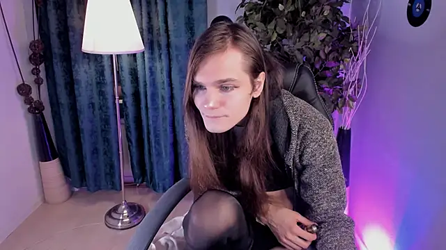 Snapshot of Will_Will_ chatting on February 11, 10:37 pm Will Will online show from February 11, 10:37 pm