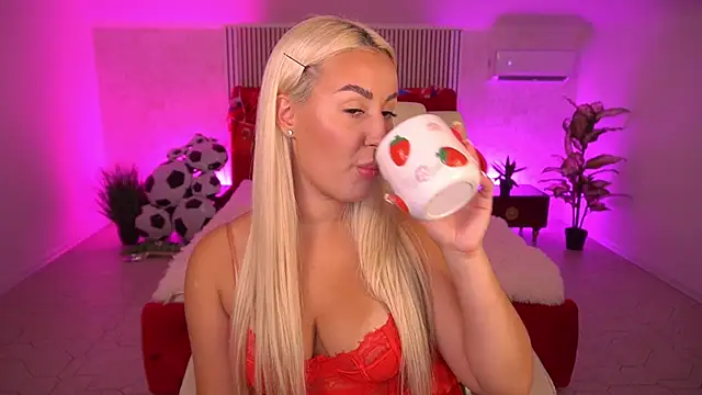 LiaBrazzerr online show from July 8, 2:10 pm