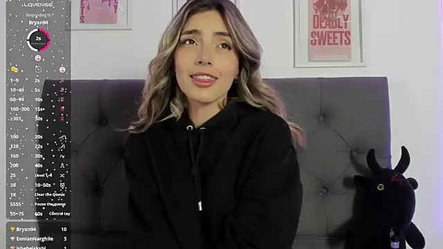 Snapshot of IsadoraGalle_ chatting on February 17, 7:09 pm IsadoraGalle online show from February 17, 7:09 pm