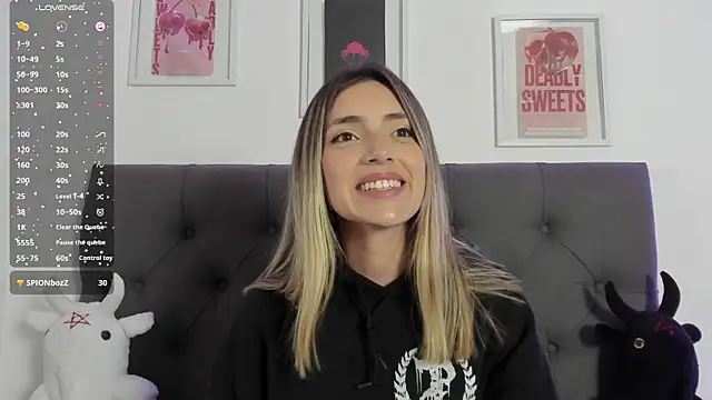 Snapshot of IsadoraGalle_ chatting on February 19, 11:12 pm IsadoraGalle online show from February 19, 11:12 pm