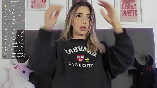 Snapshot of IsadoraGalle_ chatting on February 20, 11:27 pm IsadoraGalle online show from February 20, 11:27 pm