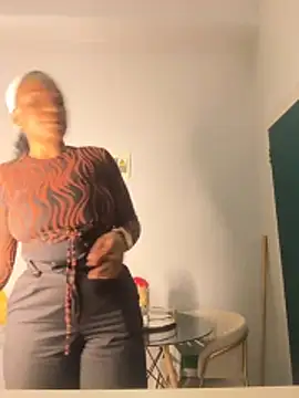 slimcateee online show from October 19, 8:31 pm