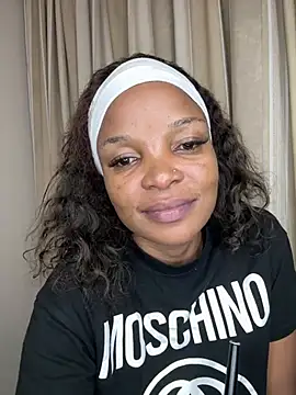 slimcateee online show from April 7, 7:25 pm