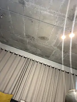 slimcateee online show from April 15, 5:25 am