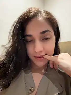 Snapshot of CuteeRose chatting on July 16, 4:57 pm CuteeRose online show from July 16, 4:57 pm