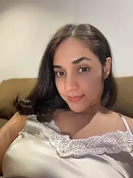 Snapshot of CuteeRose chatting on July 17, 5:51 pm CuteeRose online show from July 17, 5:51 pm